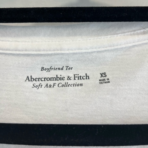Abercrombie white tee - Picture 2 of 3